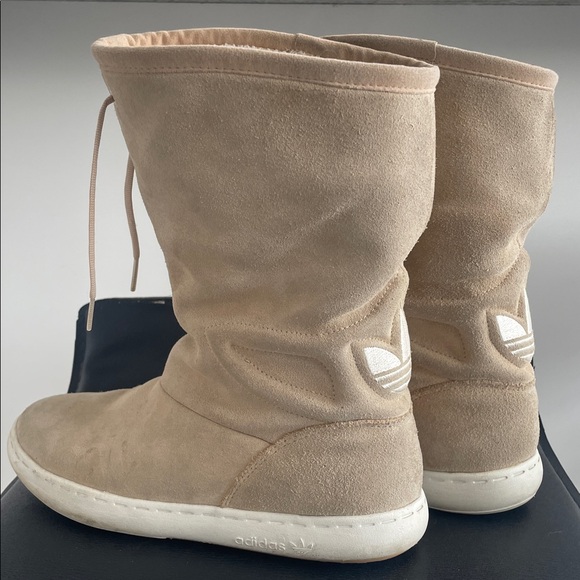 Adidas Winter Tan Suede Boots - Trefoil Logo - Fully Lined With Faux Fur lined - Picture 10 of 15